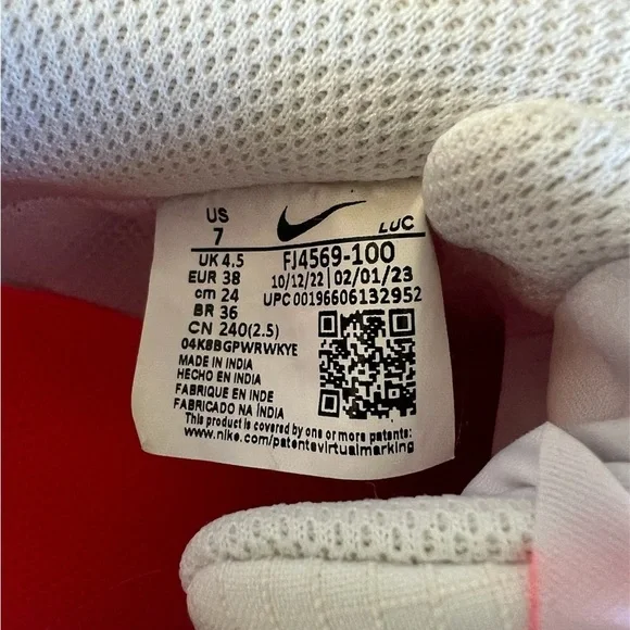 Nike Women's White and Pink Sneakers - Picture 6 of 6